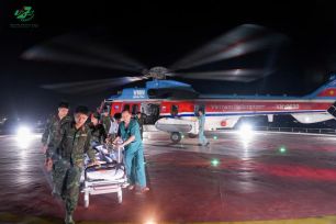 Đưa bệnh nhân nguy kịch từ đặc khu Trường Sa về đất liền bằng trực thăng