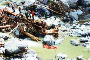 Nan giải bài toán “sống chung với lụt”