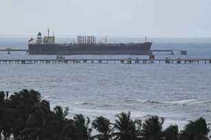 Mỹ sắp tiếp nhận 50 triệu thùng dầu từ Venezuela