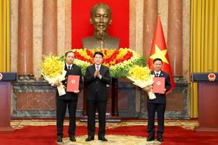 Chủ tịch nước Lương Cường trao quyết định bổ nhiệm hai Phó Chánh án Tòa án nhân dân tối cao