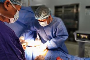 Bệnh nhân 88 tuổi ung thư dạ dày giai đoạn muộn hồi phục ngoạn mục sau phẫu thuật tại Vinmec Nha Trang