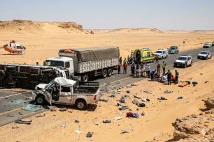 Tai nạn trên cao tốc sa mạc Ai Cập, 11 người thiệt mạng