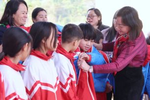 Che chở những ước mơ đang lớn lên giữa núi rừng biên cương