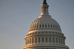 Thượng viện Mỹ bác nghị quyết hạn chế quyền của Tổng thống Trump tại Venezuela