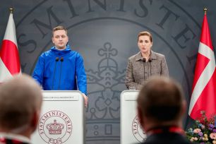 Mỹ quyết liệt với mục tiêu tiếp quản Greenland