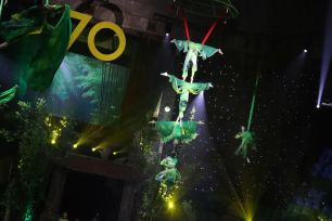 Liên đoàn Xiếc Việt Nam đón nhận Huân chương Lao động hạng Nhất