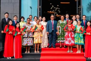 Trường Đại học Văn Lang đón tiếp Thủ tướng Cộng hòa Vanautu