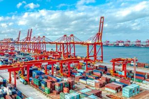 Trung Quốc công bố tăng trưởng kinh tế năm 2025 đạt mục tiêu 5%