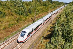 Bộ Xây dựng trả lời 13 DN về dự án đường sắt tốc độ cao