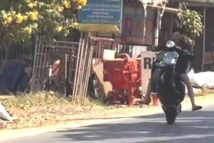 Lâm Đồng: Xử lý trường hợp bốc đầu xe máy quay video "khoe" trên TikTok