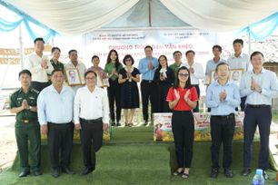 Khánh thành công trình “Ánh sáng vùng biên”, trao nhà đại đoàn kết tại xã An Thới Đông