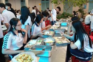 TPHCM: Siết hoạt động cung cấp suất ăn trong trường học