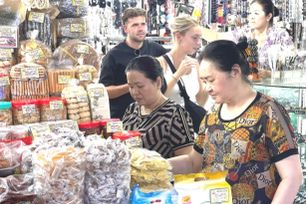 TPHCM: Doanh nghiệp 'hối hả' xuất khẩu đặc sản Tết