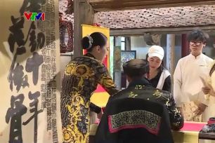 Đông đảo du khách trải nghiệm Tết xưa trong lòng phố cổ Hà Nội