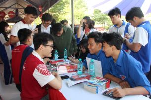 Hơn 3.000 học sinh tham gia ngày hội khởi nghiệp