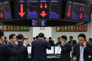 Ông Trump nâng thuế nhập khẩu hàng hóa Hàn Quốc lên 25%