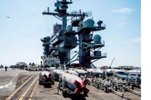 Mỹ dồn khí tài khủng đến vùng Vịnh