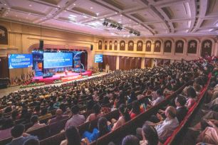 Vingroup đào tạo 20.000 nhân tài AI thực chiến, phụ cấp 8 triệu đồng/tháng