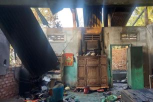 Bị la rầy, cháu làm bom xăng đốt nhà ông ngoại 