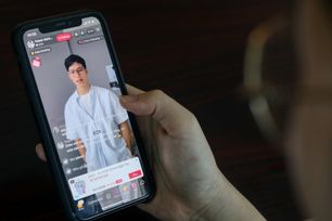 Ban Bí thư: Xác thực danh tính bắt buộc đối với người dùng mạng xã hội