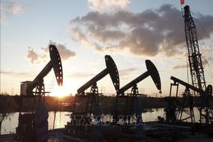 Giá dầu Brent lập đỉnh bốn tháng khi Mỹ gia tăng sức ép với Iran