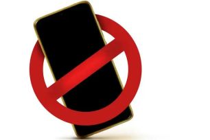 3 thứ bạn không nên gắn hay cài lên smartphone