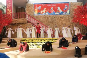 Rộn ràng khai mạc Lễ hội Tết Việt Bính Ngọ 2026