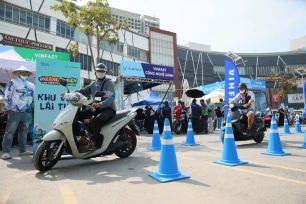 VinFast khuấy động TPHCM bằng sự kiện ‘đổi xăng lấy điện’