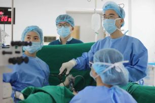 Vinmec Phú Quốc: Phẫu thuật nội soi ‘túi khuyết’ tử cung cho phụ nữ 3 lần mổ đẻ