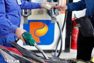 Giá xăng dầu tăng lần thứ 2 liên tiếp