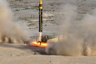 Iran triển khai tên lửa tầm xa trước thềm đàm phán với Mỹ 