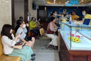 Sáng cuối tuần 7-2, giá vàng vượt 179 triệu đồng/lượng