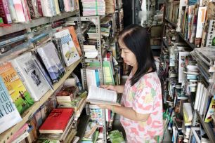 30 năm giữ lửa tình yêu sách