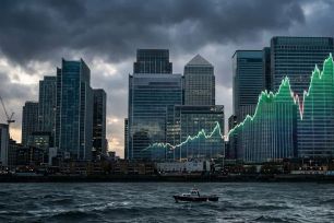 Kinh tế toàn cầu tăng trưởng nhưng đầy thách thức