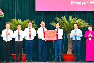 Tổng Bí thư Tô Lâm thăm, chúc tết Đảng bộ, chính quyền và nhân dân TPHCM