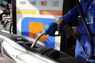 Đảm bảo nguồn cung xăng dầu phục vụ đi lại dịp Tết Nguyên đán