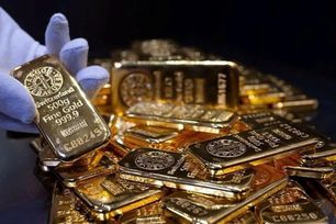 Giá vàng vượt 5.000 USD/ounce, bạc tăng mạnh trước loạt dữ liệu kinh tế Mỹ