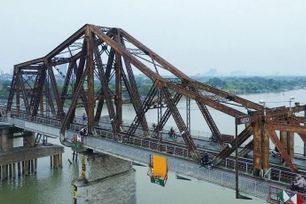 Dự kiến thông tàu qua Cầu Long Biên từ 18 giờ ngày 9/2