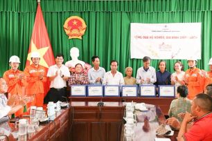 EVNSPC trao quà Tết cho hộ gia đình chính sách, khó khăn tại Cần Thơ