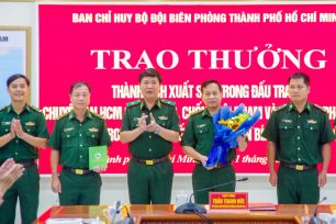 Khen thưởng đơn vị có thành tích xuất sắc trong đấu tranh chuyên án tiền giả