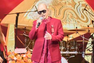 Lời chúc năm mới bằng âm nhạc của Phan Đinh Tùng