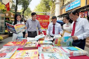 Đường sách tết đậm bản sắc Việt