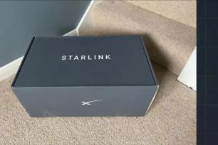 Mỹ bí mật đưa hàng ngàn thiết bị Starlink vào Iran