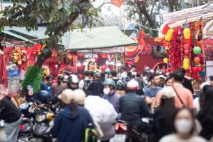 Hơn 30.000 lượt khách đến Chợ hoa Xuân phố cổ 2026