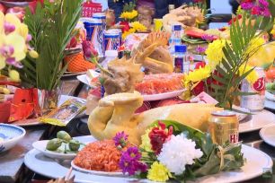 Tất niên, đồ lễ đắt hàng