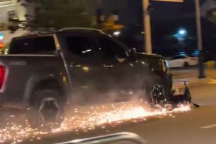 Lâm Đồng: Ô tô kéo lê xe máy khiến một người tử vong