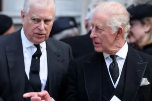 Hoàng gia Anh đối mặt khủng hoảng lớn sau vụ cựu hoàng tử Andrew bị bắt