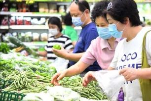 Thị trường hàng hóa mùng 6 Tết trở lại bình thường