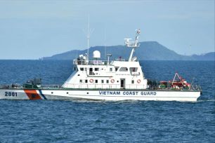 Gác niềm riêng vì bình yên vùng biển