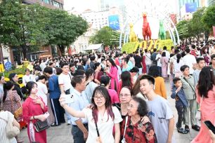 Du lịch tết khởi sắc